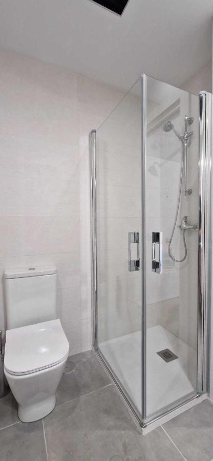Malaga Lodge Apartments מראה חיצוני תמונה