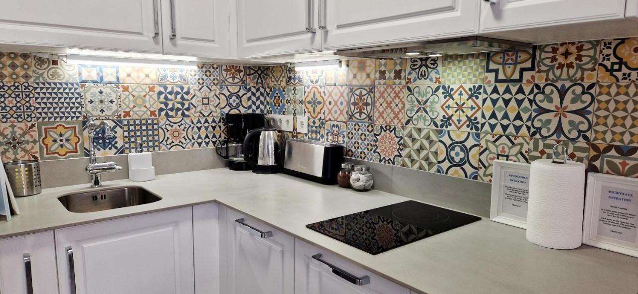 Malaga Lodge Apartments מראה חיצוני תמונה