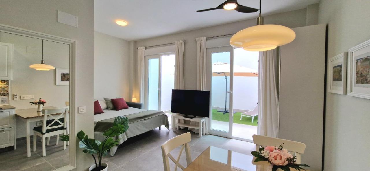 Malaga Lodge Apartments מראה חיצוני תמונה