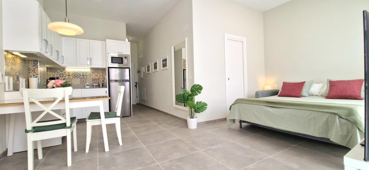 Malaga Lodge Apartments מראה חיצוני תמונה