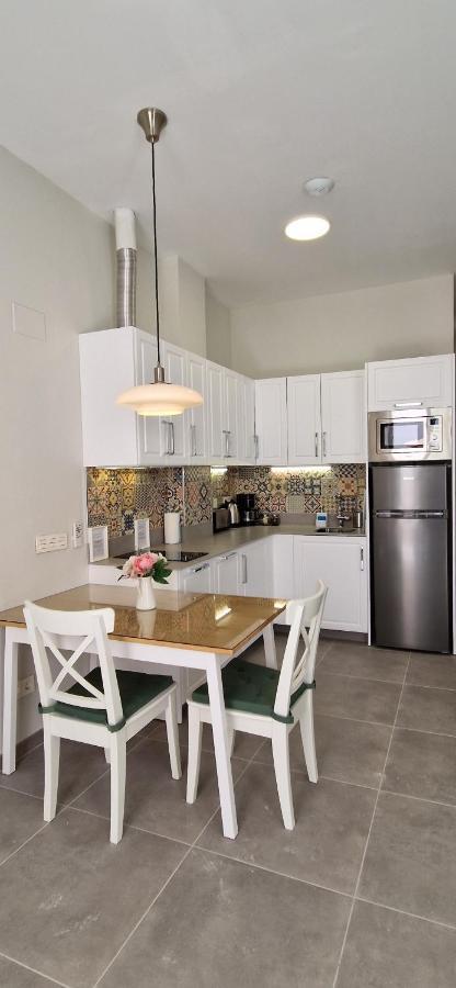 Malaga Lodge Apartments מראה חיצוני תמונה