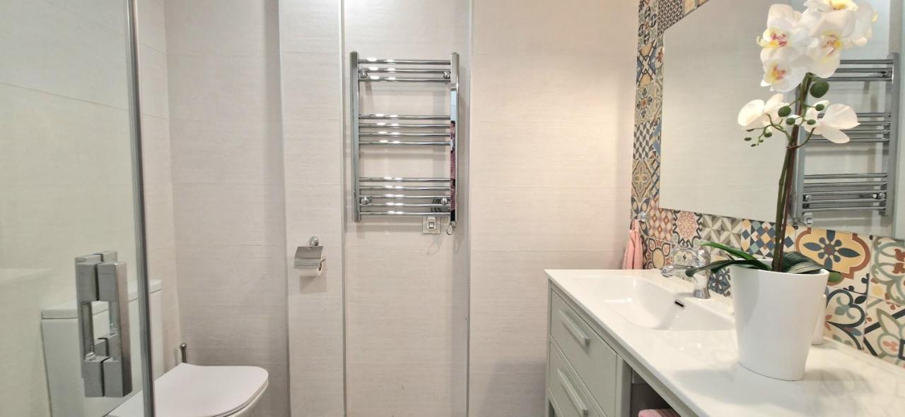 Malaga Lodge Apartments מראה חיצוני תמונה