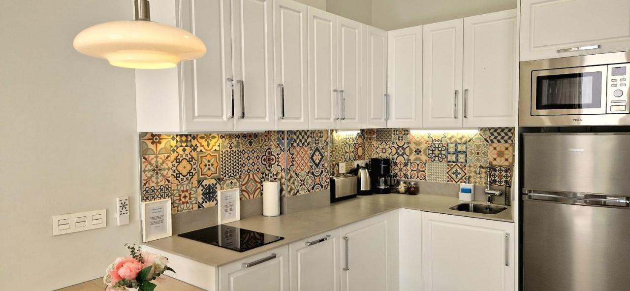 Malaga Lodge Apartments מראה חיצוני תמונה